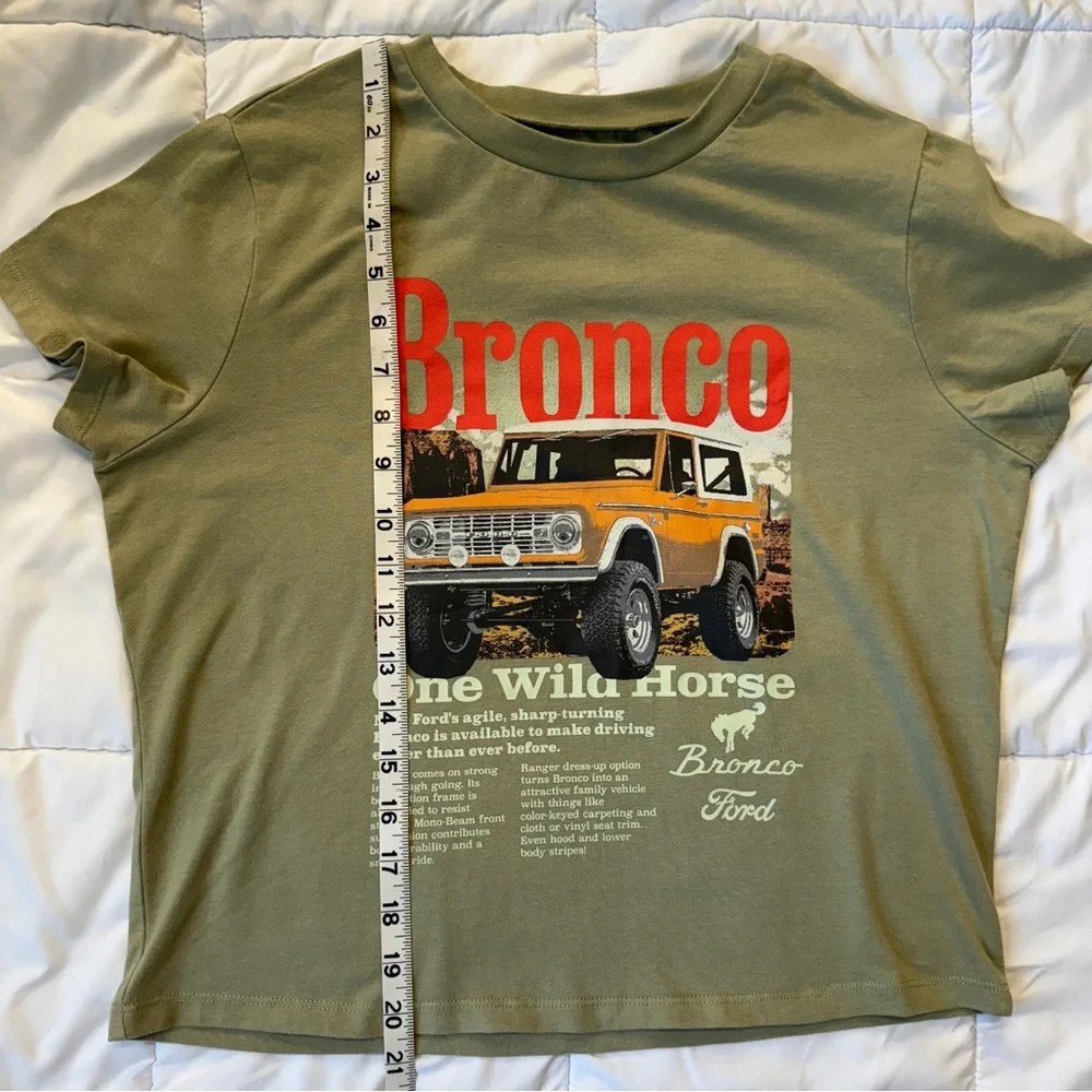 Hybrid Apparel Ford Bronco Graphic Tee Women’s Large Olive Green Cropped Retro - Picture 4 of 4